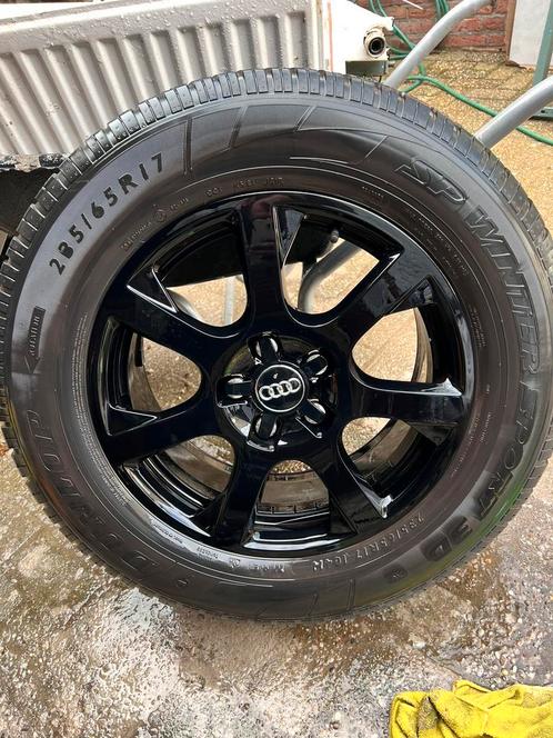 235 65 R 17 Audi Q5 winterset | Zwarte velgen + goede banden, Auto-onderdelen, Banden en Velgen, Winterbanden, 17 inch, 235 mm