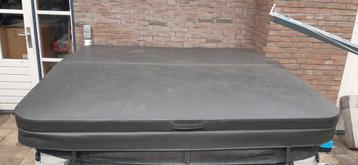 Jacuzzi cover NIEUW 2X2m dikke isolatie  beschikbaar voor biedingen