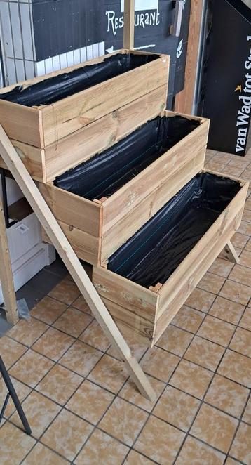 3 bloembakken  beschikbaar voor biedingen