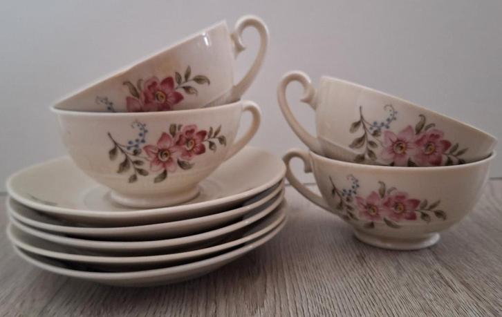 4 kop en schotels Roze bloem Mosa Maastricht 5 poortjes, Antiek en Kunst, Antiek | Servies los, Ophalen of Verzenden