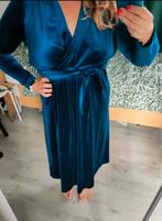 Nieuw blauwe lange jurk van fluwelen velours stof met v-hals, Galajurk, Blauw, Nieuw, Ophalen of Verzenden