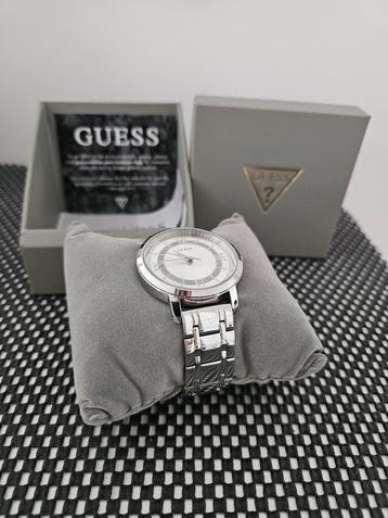 Guess horloge en armbanden beschikbaar voor biedingen
