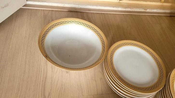 Luxe Porseleinen Servies met Goudrand, Compleet Set 33 delig, Huis en Inrichting, Keuken | Servies, Zo goed als nieuw, Overige stijlen