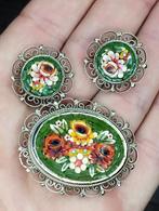 Zeer mooie set micromosaïek broche en clips Vintage, Ophalen of Verzenden, Zo goed als nieuw, Overige materialen