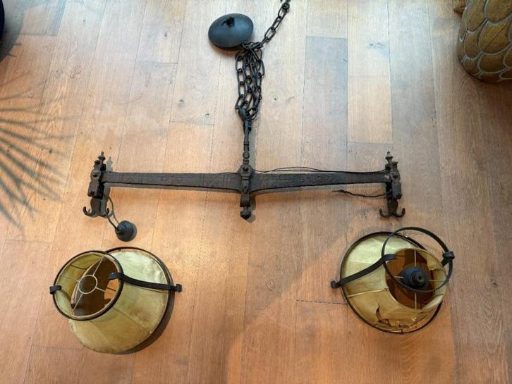 17e-eeuwse smeedijzer balans / evenaar / weegschaal hanglamp, Antiek en Kunst, Antiek | Gereedschap en Instrumenten, Ophalen