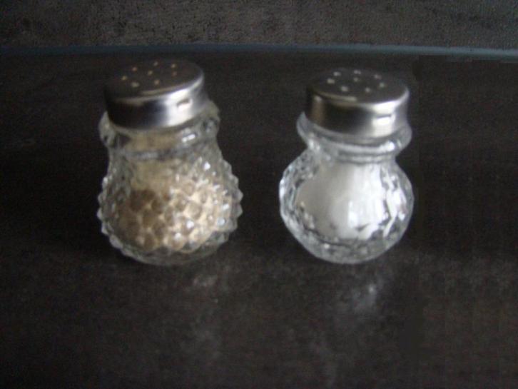 peper en zout strooier  glas mini, Huis en Inrichting, Keuken | Keukenbenodigdheden, Gebruikt, Ophalen of Verzenden