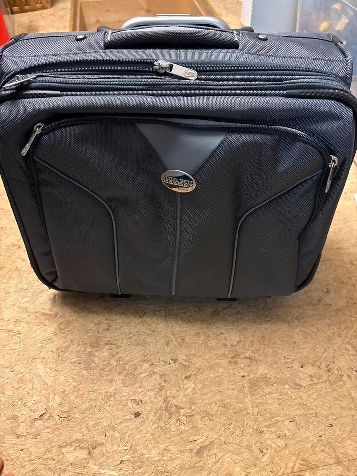 Nieuwe Rolkoffer / Aktetas - 50cm breed, Sieraden, Tassen en Uiterlijk, Koffers, Nieuw, Overige materialen, Minder dan 50 cm, 45 tot 55 cm