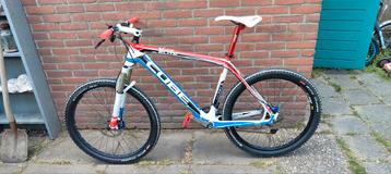 Cube Elite super SCR volledig Carbon.
Maat 20 inch beschikbaar voor biedingen