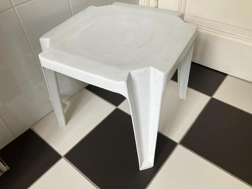Een tuintafeltje krukje bijzettafeltje 43 x 43 x 37 cm - wit, Tuin en Terras, Tuinmeubel-accessoires, Gebruikt, Ophalen