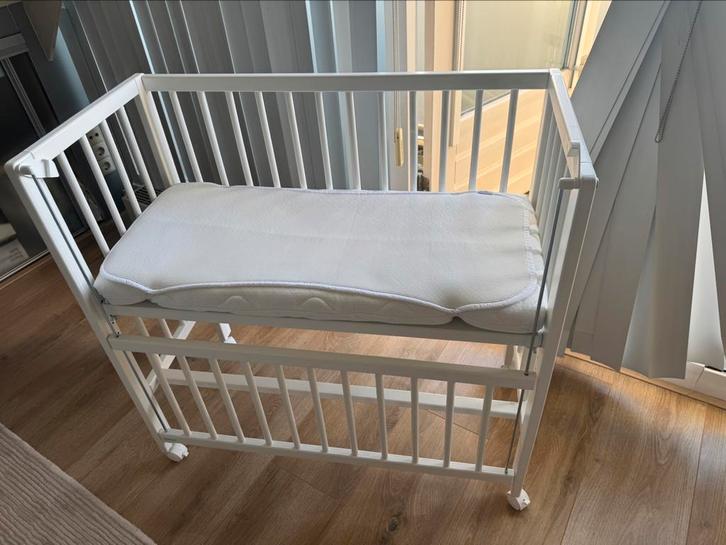 Co-sleeper wieg met matras en aerosleep, Kinderen en Baby's, Babywiegjes en Ledikanten, Zo goed als nieuw, Wieg, Ophalen