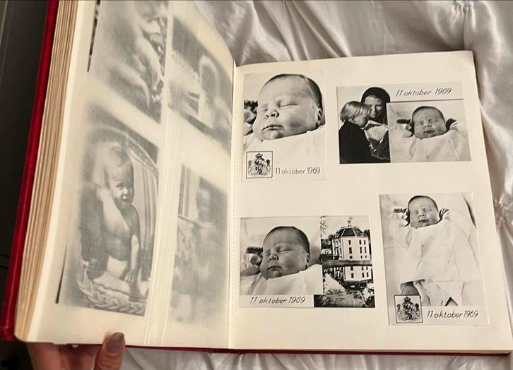 2 Albums met Koninklijke Familie Foto's, Verzamelen, Foto's en Prenten, Gebruikt, Foto, Overige onderwerpen, 1960 tot 1980, Ophalen of Verzenden