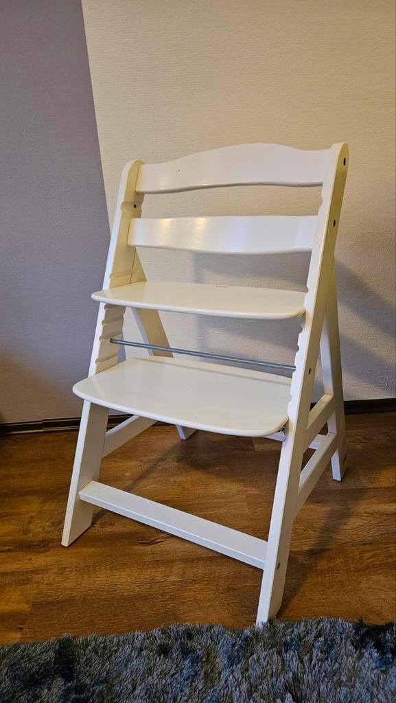 Hauck Alpha houten kinderstoel wit, goede gebruikte staat, Kinderen en Baby's, Kinderstoelen, Gebruikt, Meegroeistoel, Gordel(s)