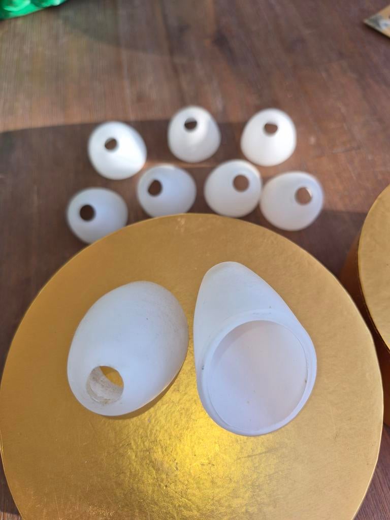 9 witte led lampenkapjes - mat melkglas, Gebruikt, Wit, Rond, Ophalen of Verzenden