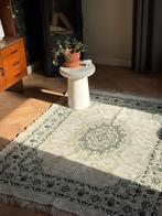 Zacht vloerkleed, kleed, tapijt crème en groentinten, 200 cm of meer, Ophalen of Verzenden, Zo goed als nieuw, Crème