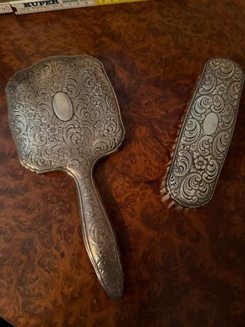 Verzilverde Spiegel & Borstel Set beschikbaar voor biedingen