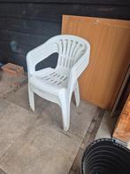 Gratis 4 witte plastic tuinstoelen, Tuin en Terras, Tuinstoelen, Ophalen