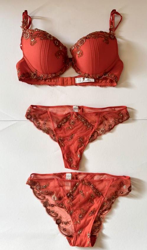 Lise Charmel lingeriesetje 80D, string en broekje M.Oranje., Kleding | Dames, Ondergoed en Lingerie, Setje, Oranje, Ophalen of Verzenden