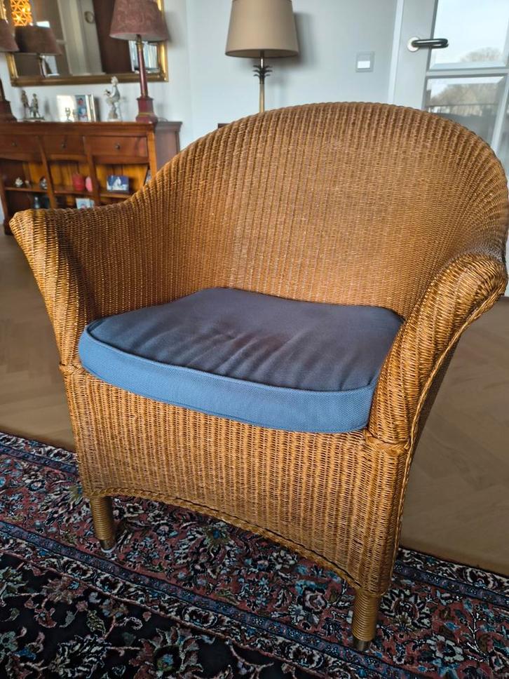 Rotan stoel met kussen van Lloyd Loom, Huis en Inrichting, Stoelen, Gebruikt, Eén, Riet of Rotan, Stof, Bruin, Ophalen