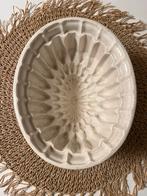 Brocante Pudding(Gelei) vorm ovaal roomwit., Antiek en Kunst, Antiek | Keramiek en Aardewerk, Ophalen of Verzenden