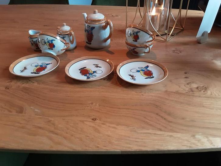 Oud Foreign Kinderservies, Huis en Inrichting, Keuken | Servies, Gebruikt, Compleet servies, Overige stijlen, Aardewerk, Ophalen of Verzenden