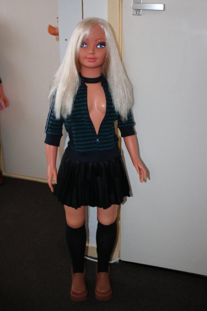 Mooie grote JESMAR pop,  M/1443.5, Verzamelen, Poppen, Zo goed als nieuw, Pop, Verzenden