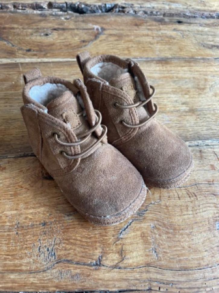 UGG babyschoenen 20.5, Kinderen en Baby's, Babykleding | Schoentjes en Sokjes, Gebruikt, Jongetje of Meisje, Schoentjes, Ophalen of Verzenden