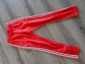 Zgan rode Adidas trainingsbroek maat XS(34) beschikbaar voor biedingen
