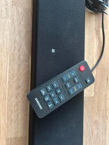Samsung HW T400 soundbar beschikbaar voor biedingen