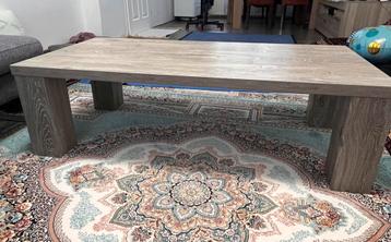 Salontafel -Houtlook -in goede staat beschikbaar voor biedingen