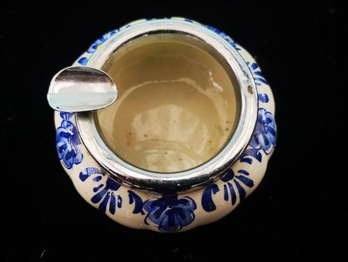 Delfts blauw asbak handgeschilderde bloem GRATIS servetring, Antiek en Kunst, Antiek | Keramiek en Aardewerk, Ophalen of Verzenden