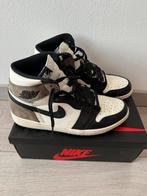 Nike Air Jordan 1 High Mocha - Maat 43, Kleding | Heren, Schoenen, Ophalen of Verzenden, Zo goed als nieuw, Bruin, Sneakers of Gympen