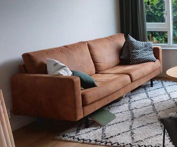 Moet weg! Mooie cognackleurige zitbank, 3 persoons  beschikbaar voor biedingen