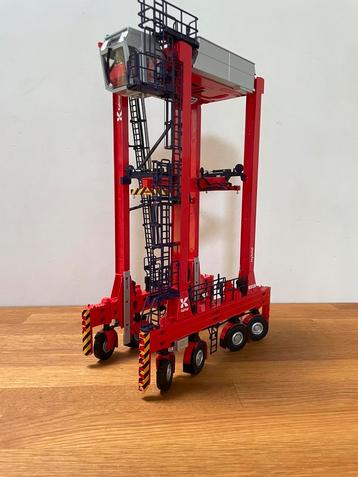 Kalmar Hybrid Straddle Carrier SC450H schaal 1:50 beschikbaar voor biedingen