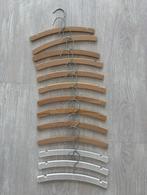 13 houten kledinghangers, Ophalen of Verzenden, Zo goed als nieuw, Jongetje of Meisje