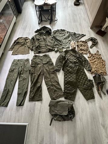 Militaire kleding/spullen beschikbaar voor biedingen