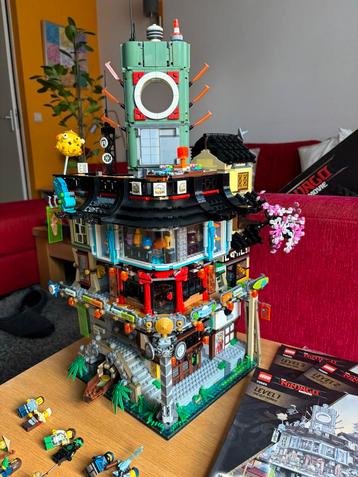 Nette LEGO 70620 Ninjago City incl. bouwboeken en doos beschikbaar voor biedingen