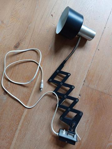 Industriele Schaarlamp jaren 70 origineel  beschikbaar voor biedingen