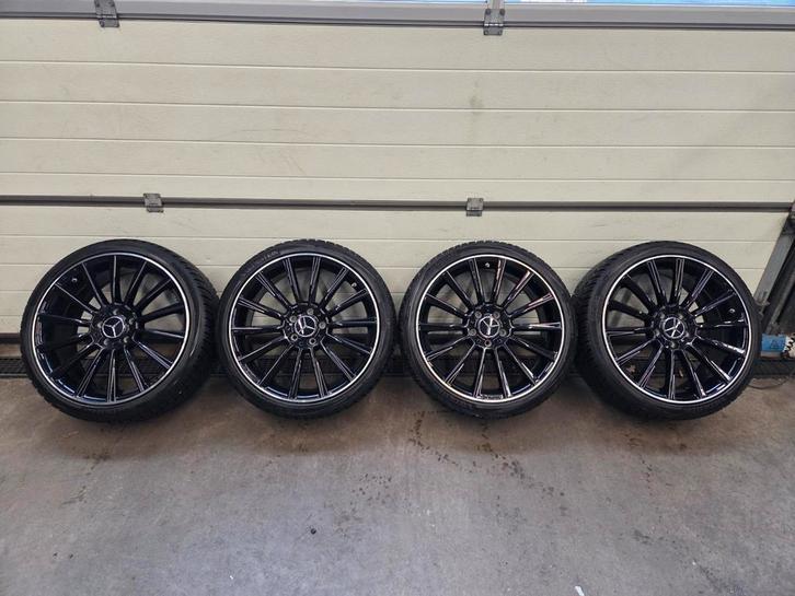 19 inch velgen Mercedes A-klasse AMG winterbanden 235 35 19, Auto-onderdelen, Banden en Velgen, Banden en Velgen, Winterbanden