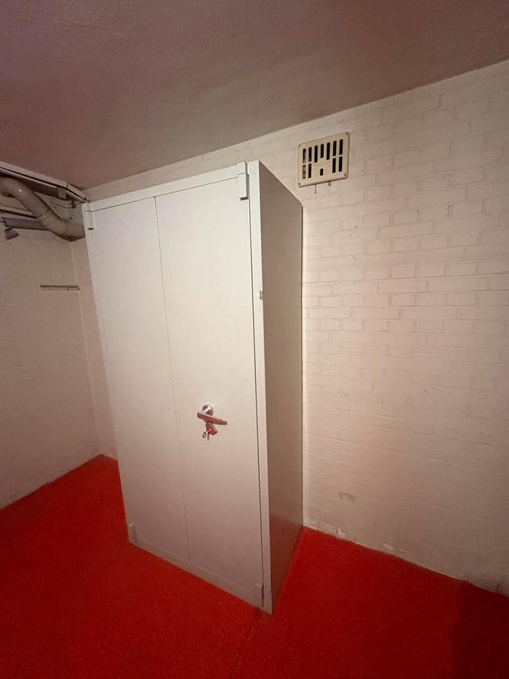 Brandwerende archiefkast met kluis, Huis en Inrichting, Kasten | Roldeurkasten en Archiefkasten, Zo goed als nieuw, 150 tot 200 cm