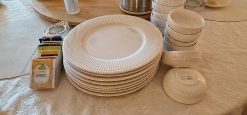 8 witte borden met 11 schaaltjes, ongebruikt, Huis en Inrichting, Keuken | Servies, Nieuw, Bord(en), Overige stijlen, Ophalen