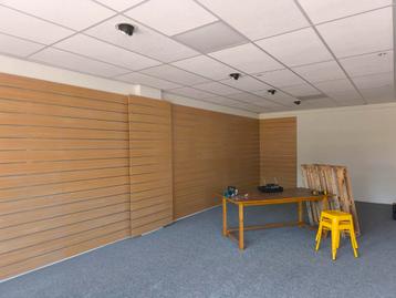 Slatwall Panelen - Winkel/Showroom Inrichting beschikbaar voor biedingen