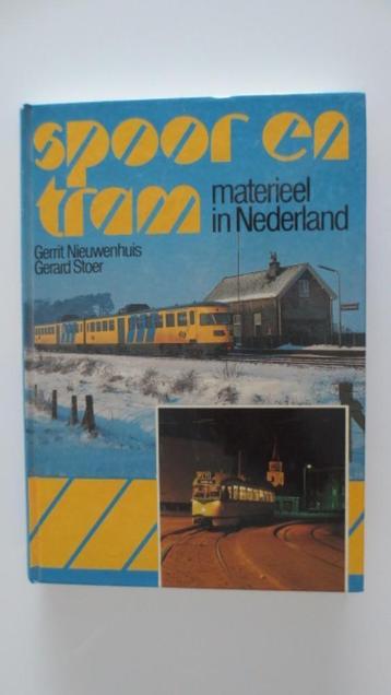 SPOOR EN TRAM BOEK UITGEVERIJ DE ALK 1982 . beschikbaar voor biedingen
