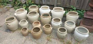 Mooie brocante collectie Franse grespotten  beschikbaar voor biedingen