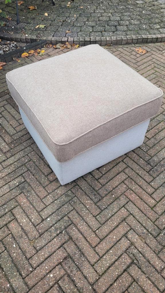 Poef (passend bij meubelserie Lynn), Huis en Inrichting, Banken | Voetenbanken en Poefen, Zo goed als nieuw, 75 tot 100 cm, 75 tot 100 cm