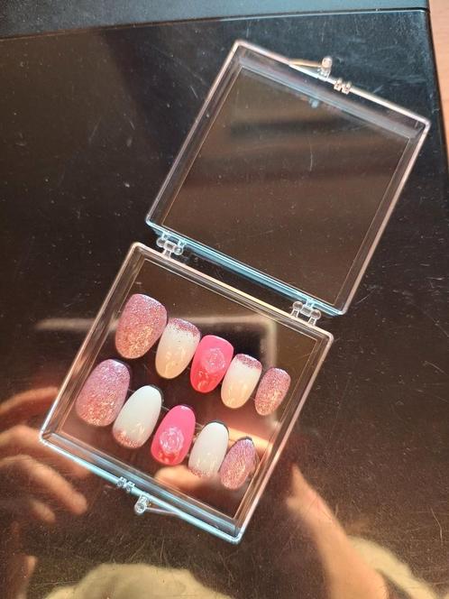 Roosje zelfgemaakte nepnagels, Sieraden, Tassen en Uiterlijk, Uiterlijk | Cosmetica en Make-up, Nieuw, Handen en Nagels, Ophalen of Verzenden