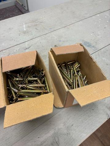 Spanhulzen beton 6x60 - Circa 250 stuks beschikbaar voor biedingen