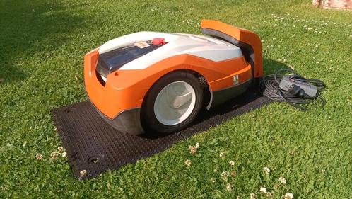 Stihl RMI 522 C Robotmaaiër 2021 met GPS smart App RMI522C, Tuin en Terras, Robotmaaiers, Zo goed als nieuw, 20 tot 25 cm, Met regensensor