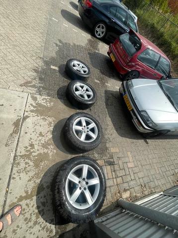 AUDI Q5 velg+ band beschikbaar voor biedingen