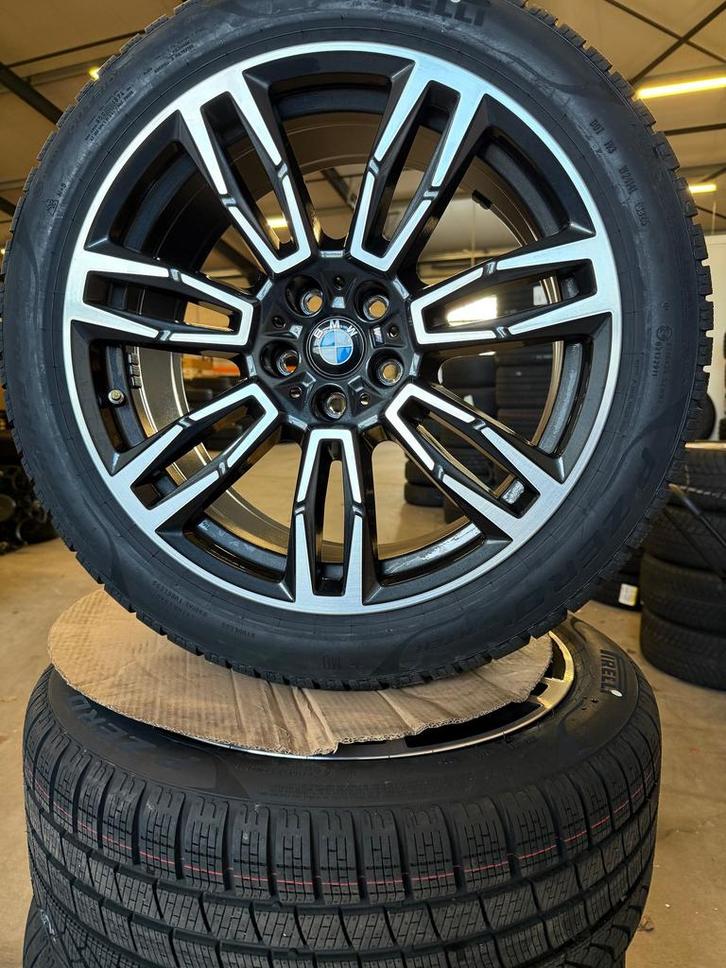 19" ORIG. BMW 5 SERIE G60 G61 STYLING 935M WINTER 5A324E0, Auto-onderdelen, Banden en Velgen, Banden en Velgen, Winterbanden, 19 inch