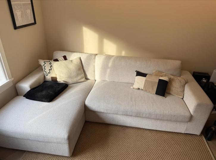 Witte Bank - Decor Amsterdam, Huis en Inrichting, Banken | Bankstellen, Zo goed als nieuw, Hoekbank, Vierpersoons of meer, 250 tot 300 cm